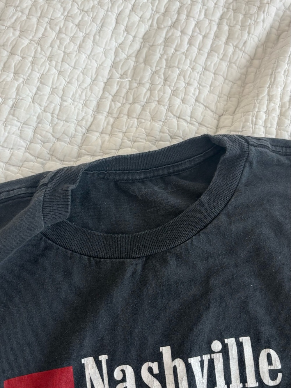 Brandy Melville Nashville Tee - Picture 3 of 3